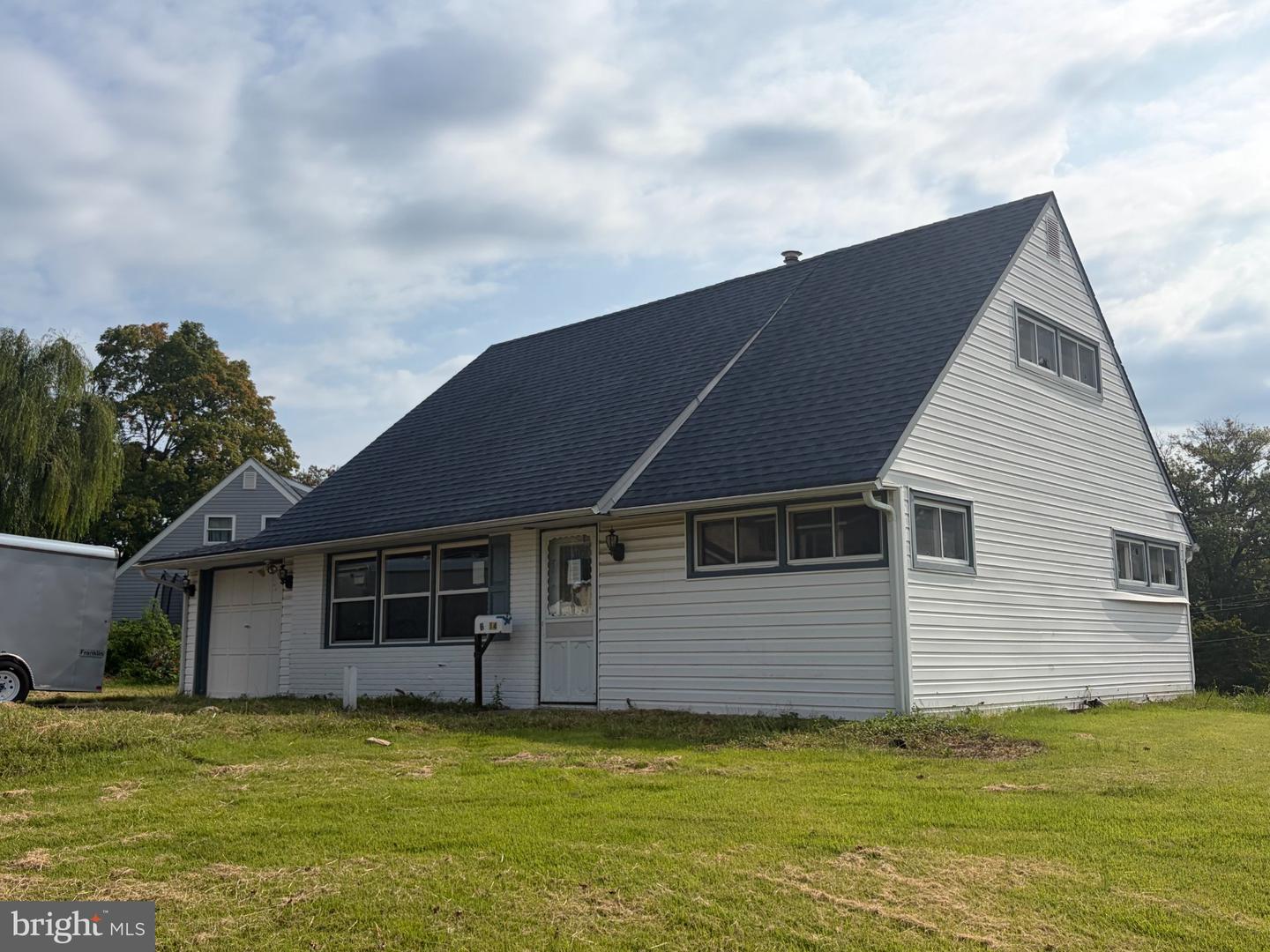14 Circle Rd Property Photo 2