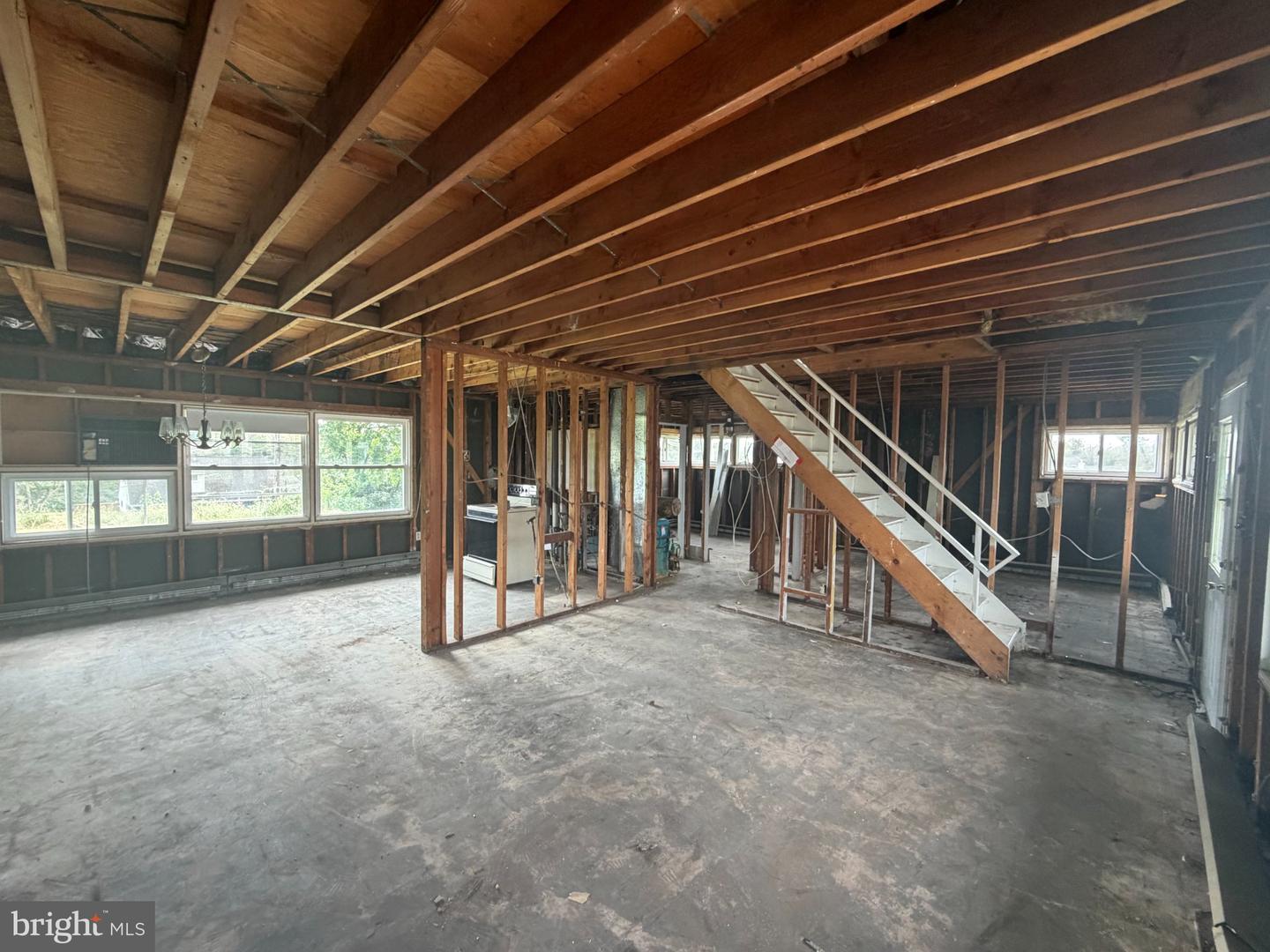 14 Circle Rd Property Photo 5