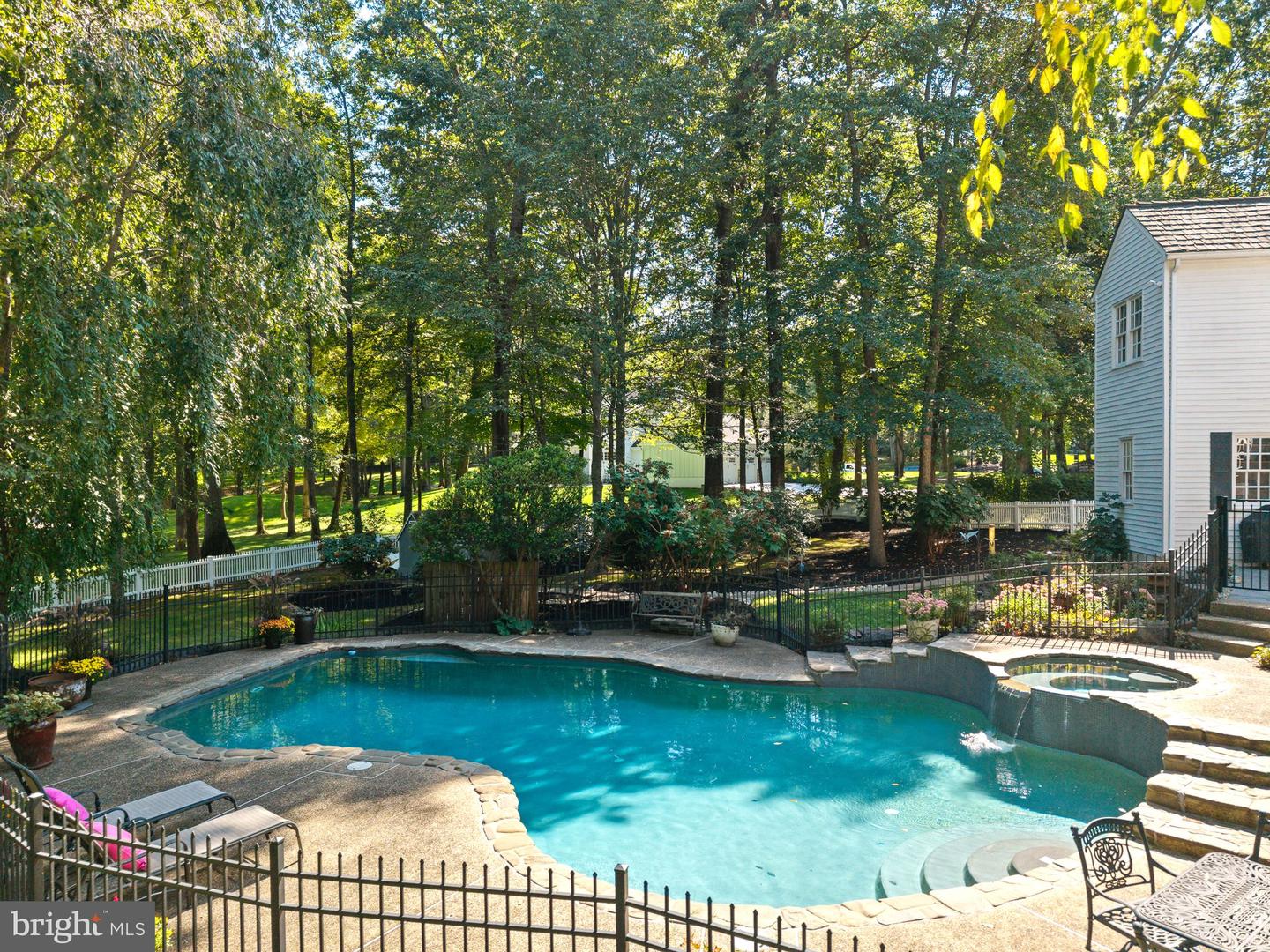 31 Timber Knoll Dr Property Photo 8