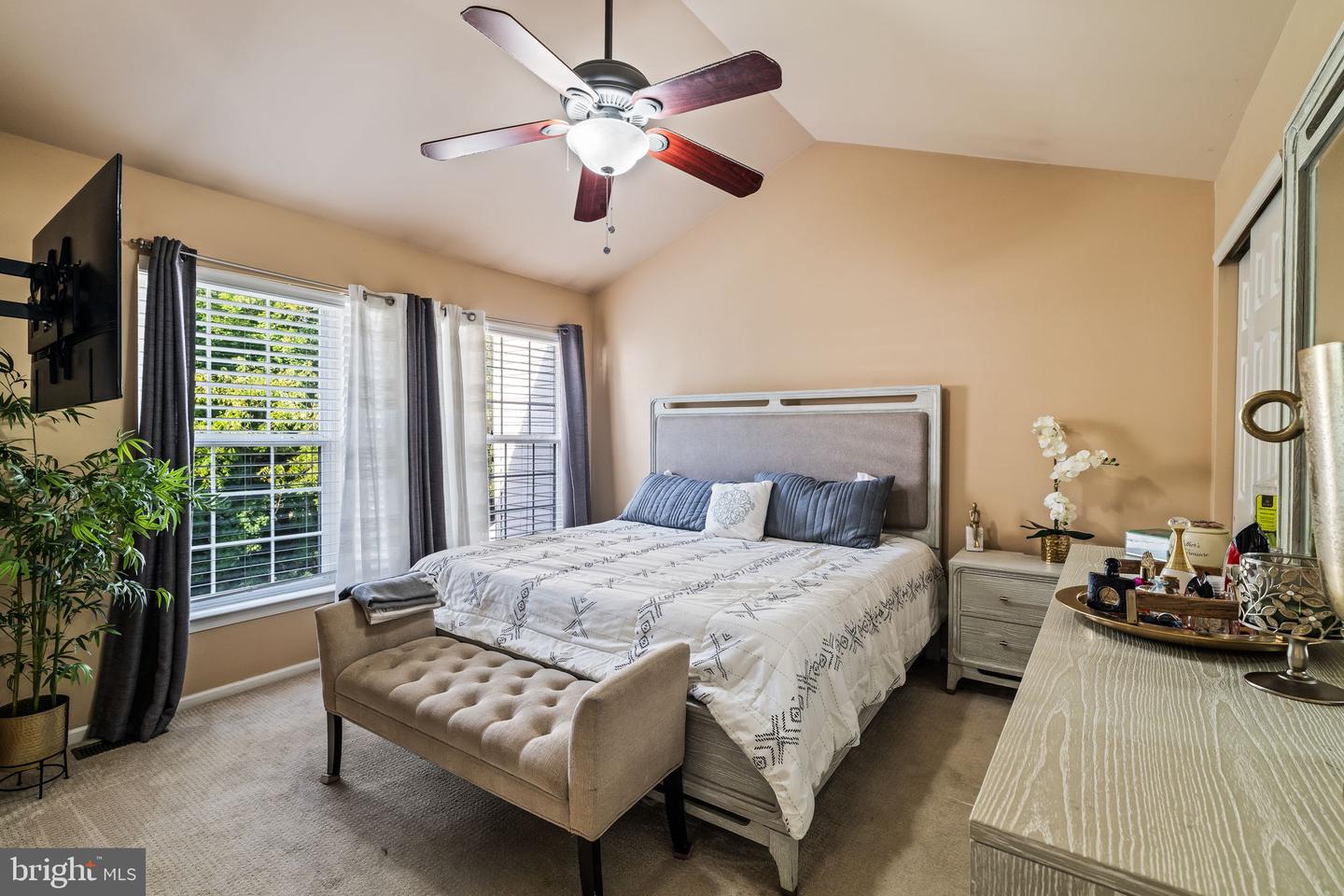 1433 Heron Way Property Photo 12