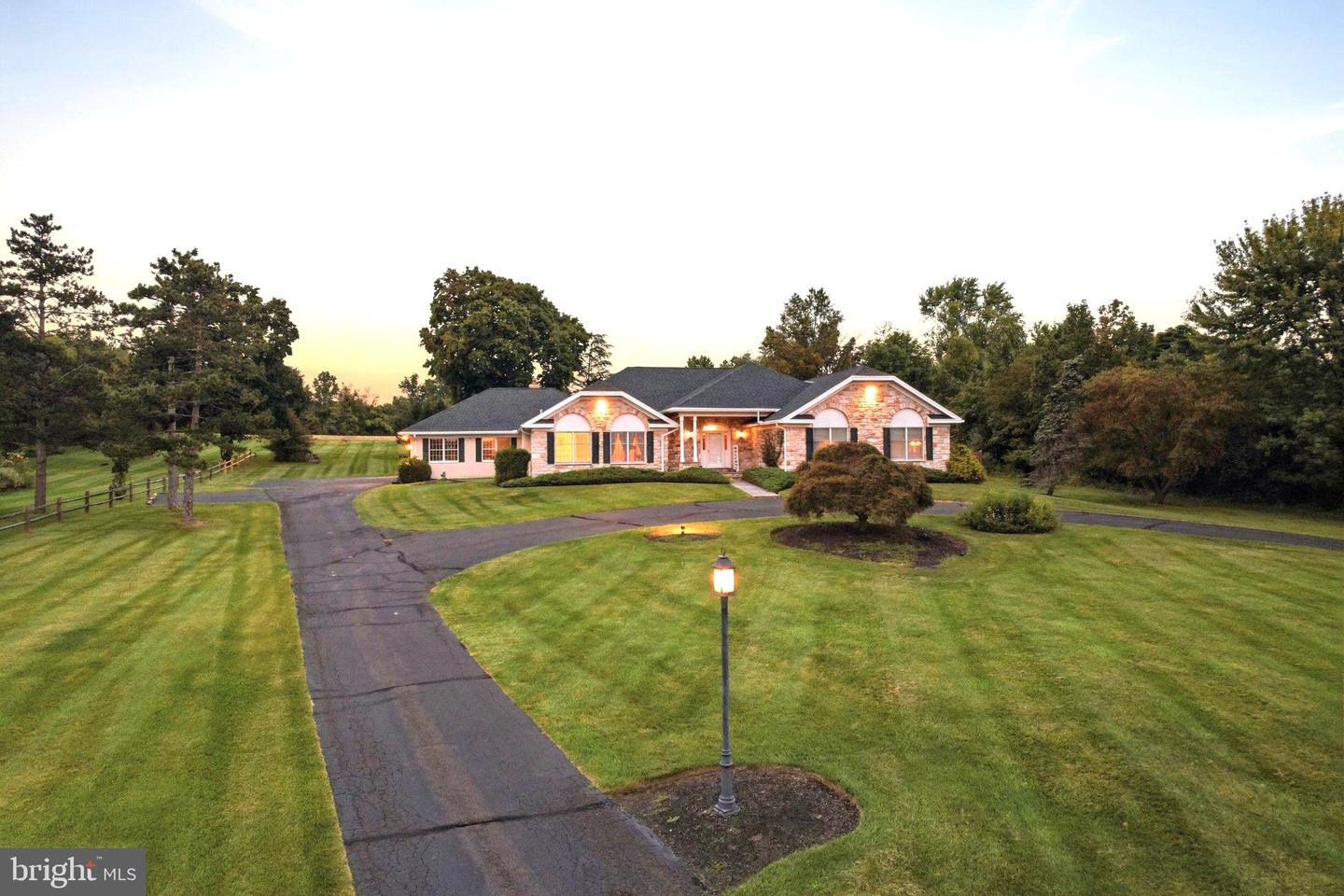 225 Grove Valley Ct Property Photo 1