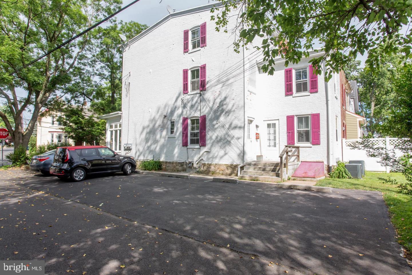 34 S Clinton St Property Photo 4
