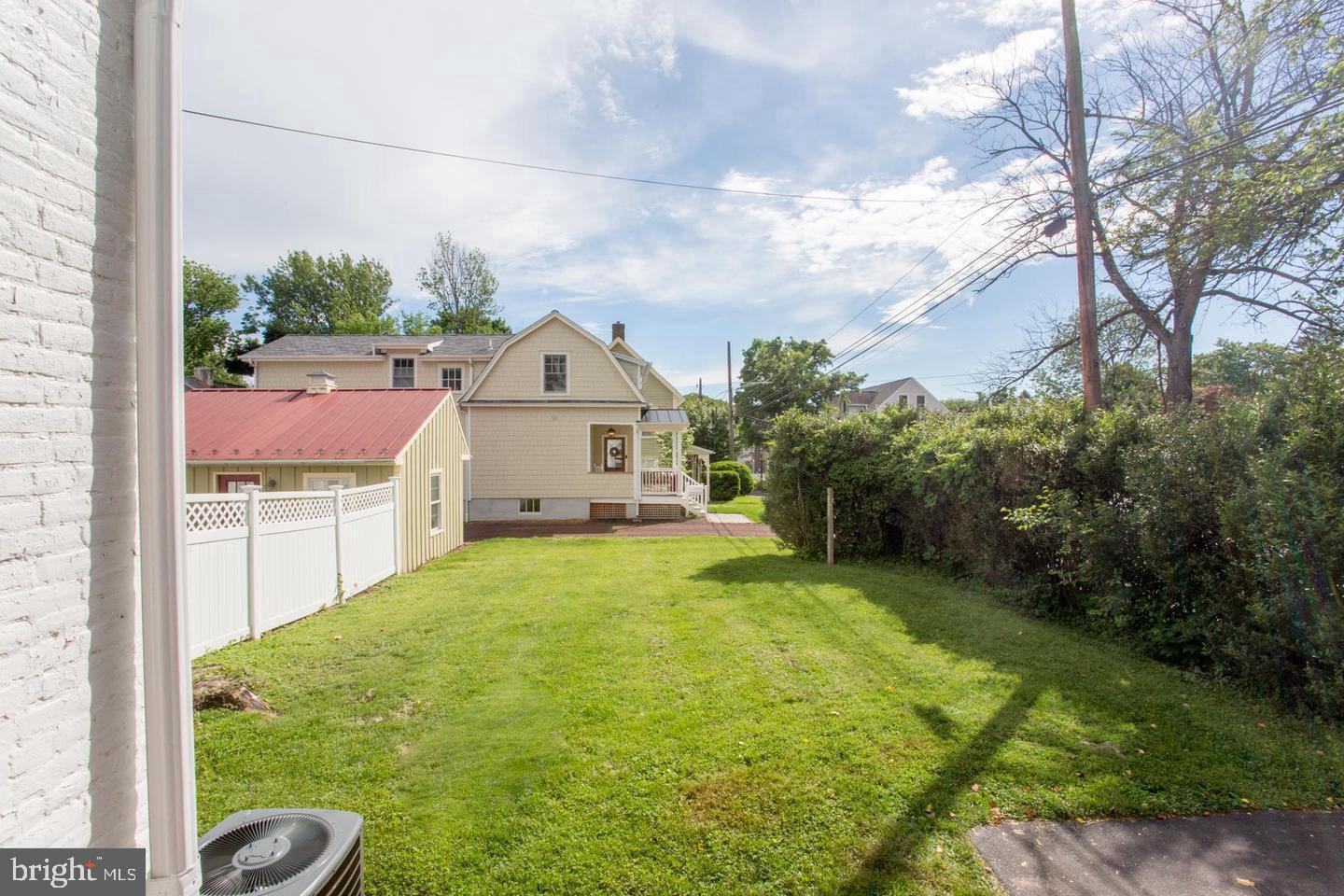 34 S Clinton St Property Photo 7