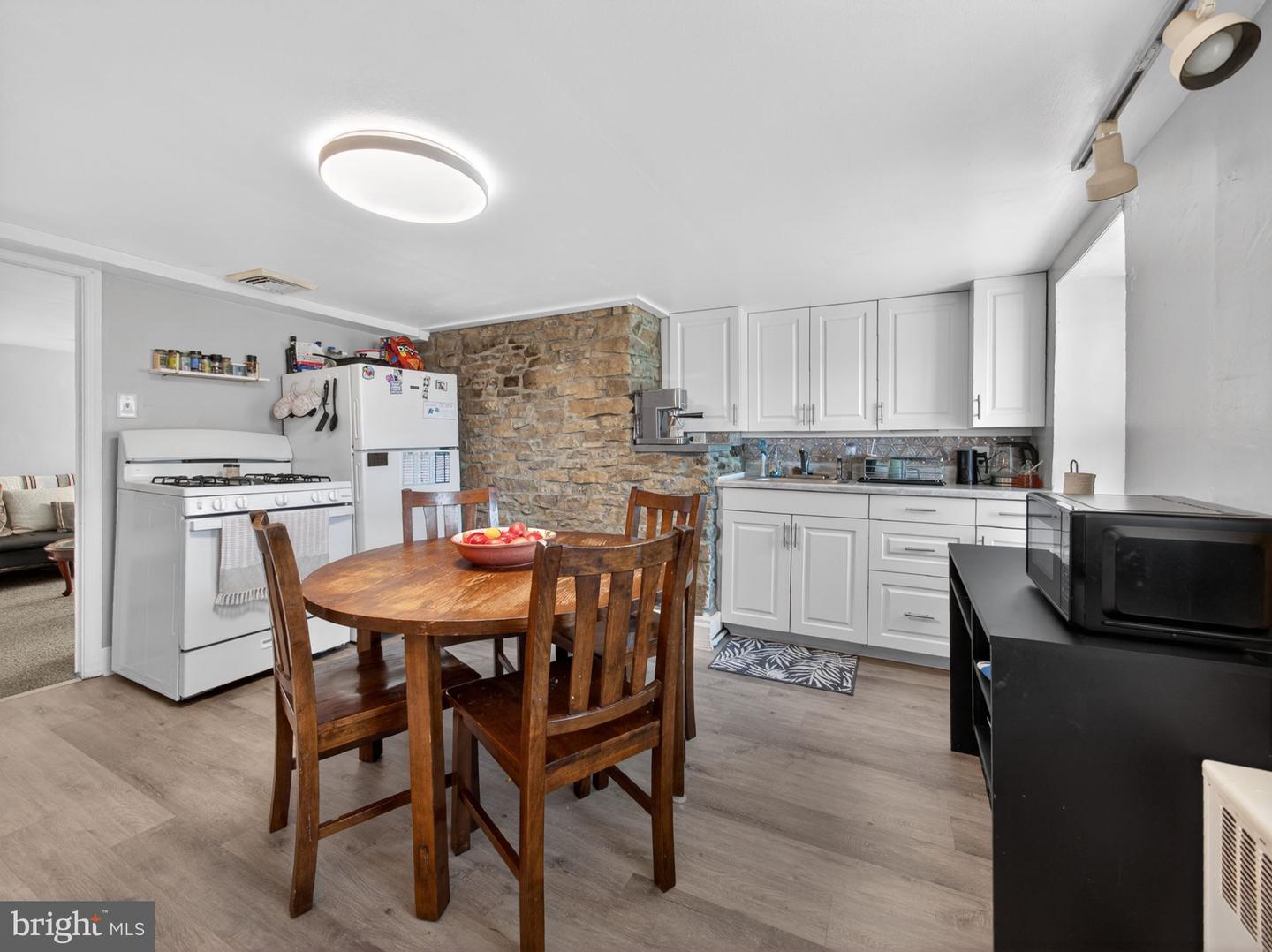 PABU2131806 Property Photo 8