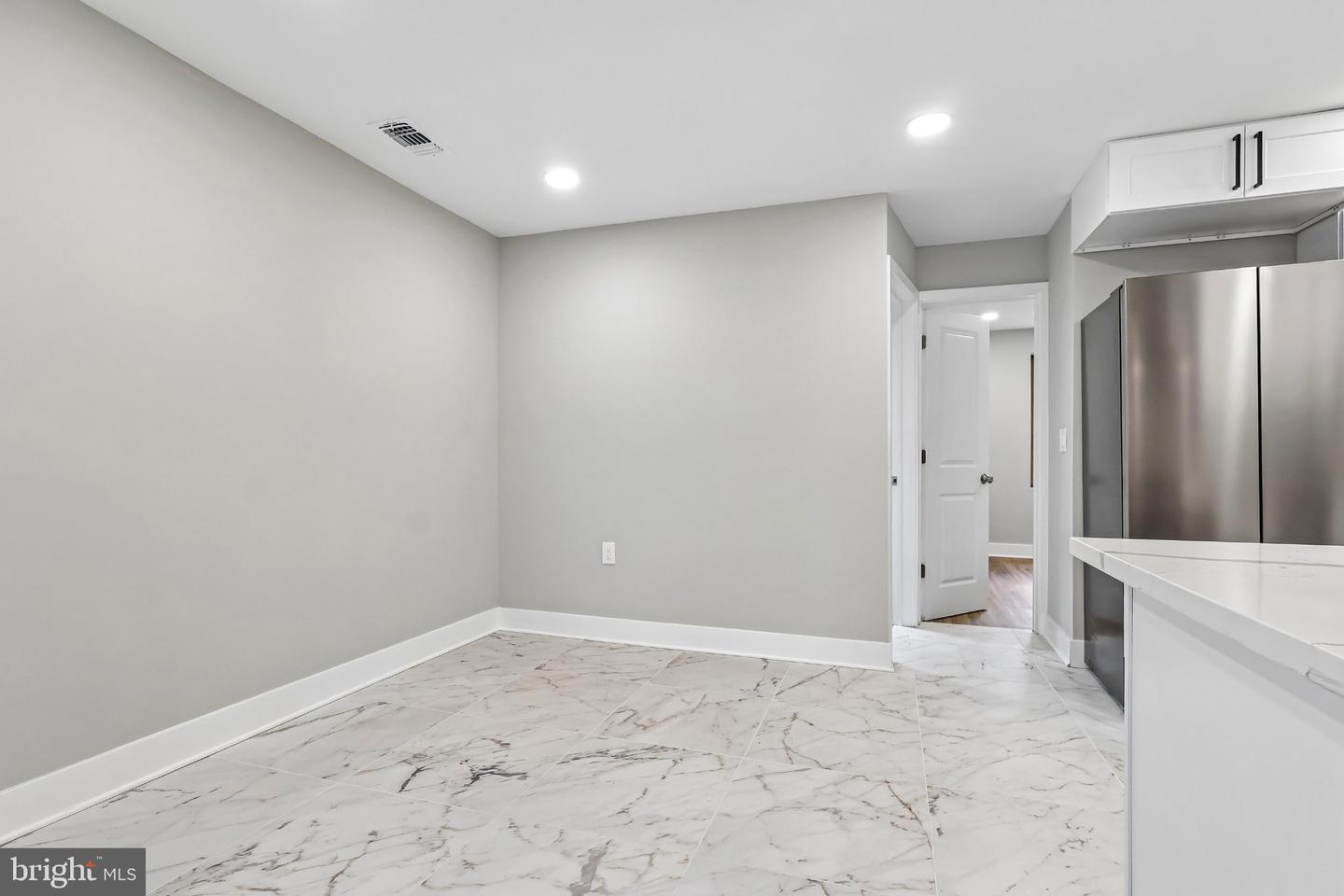 1509 Venice Ave Property Photo 9