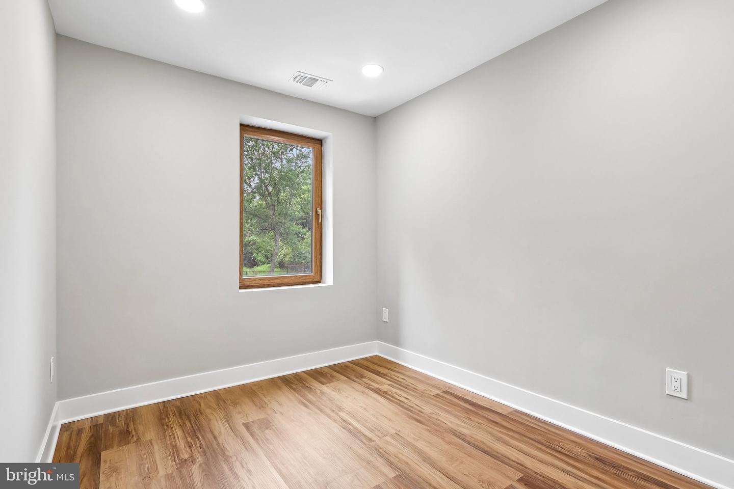 1509 Venice Ave Property Photo 13