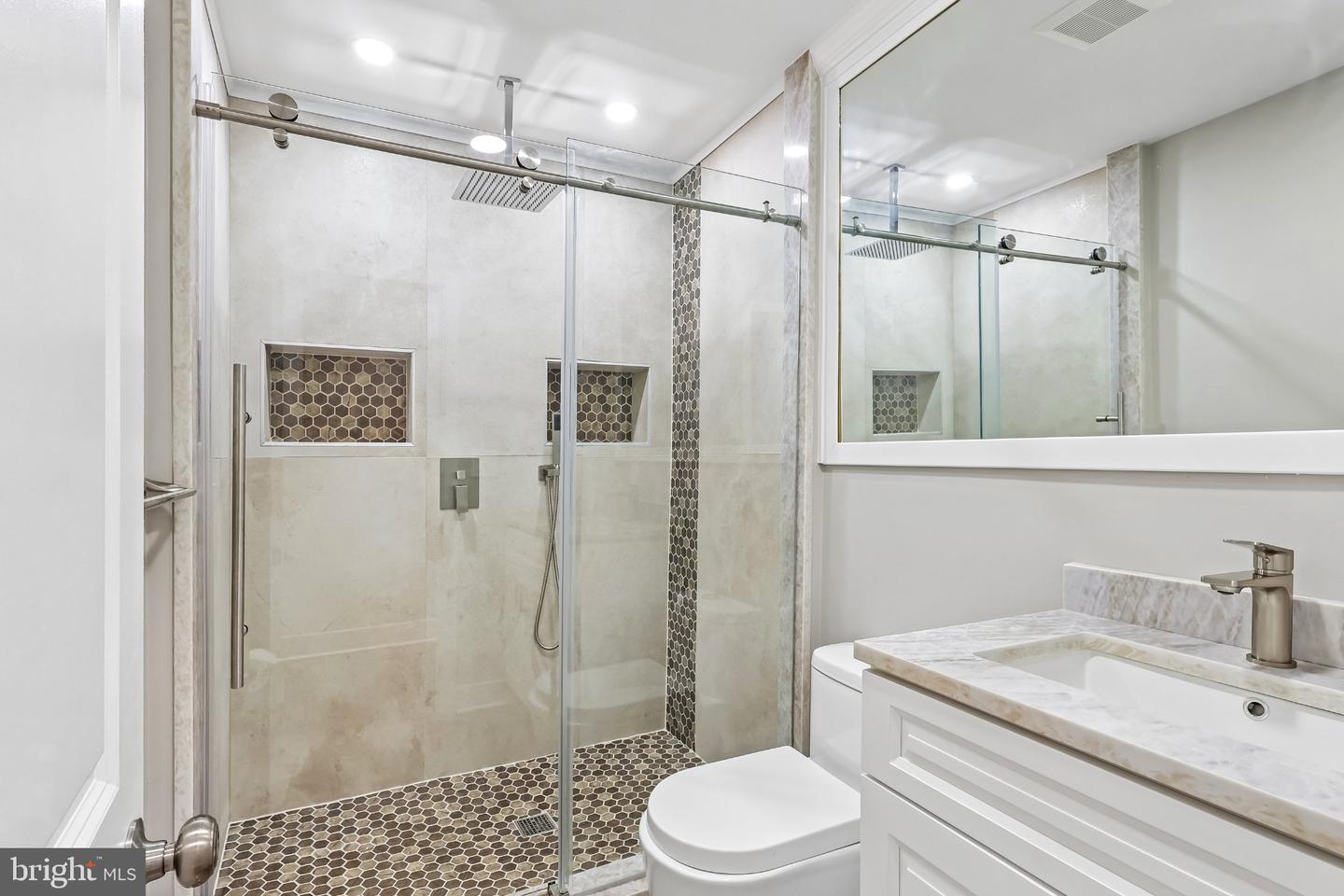 1509 Venice Ave Property Photo 15