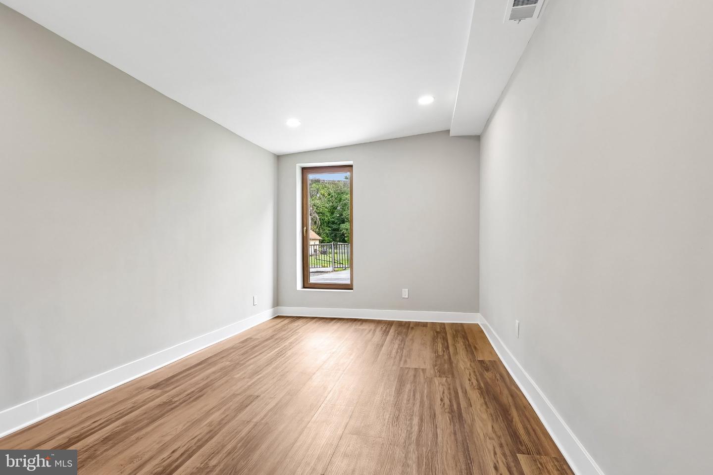 1509 Venice Ave Property Photo 17