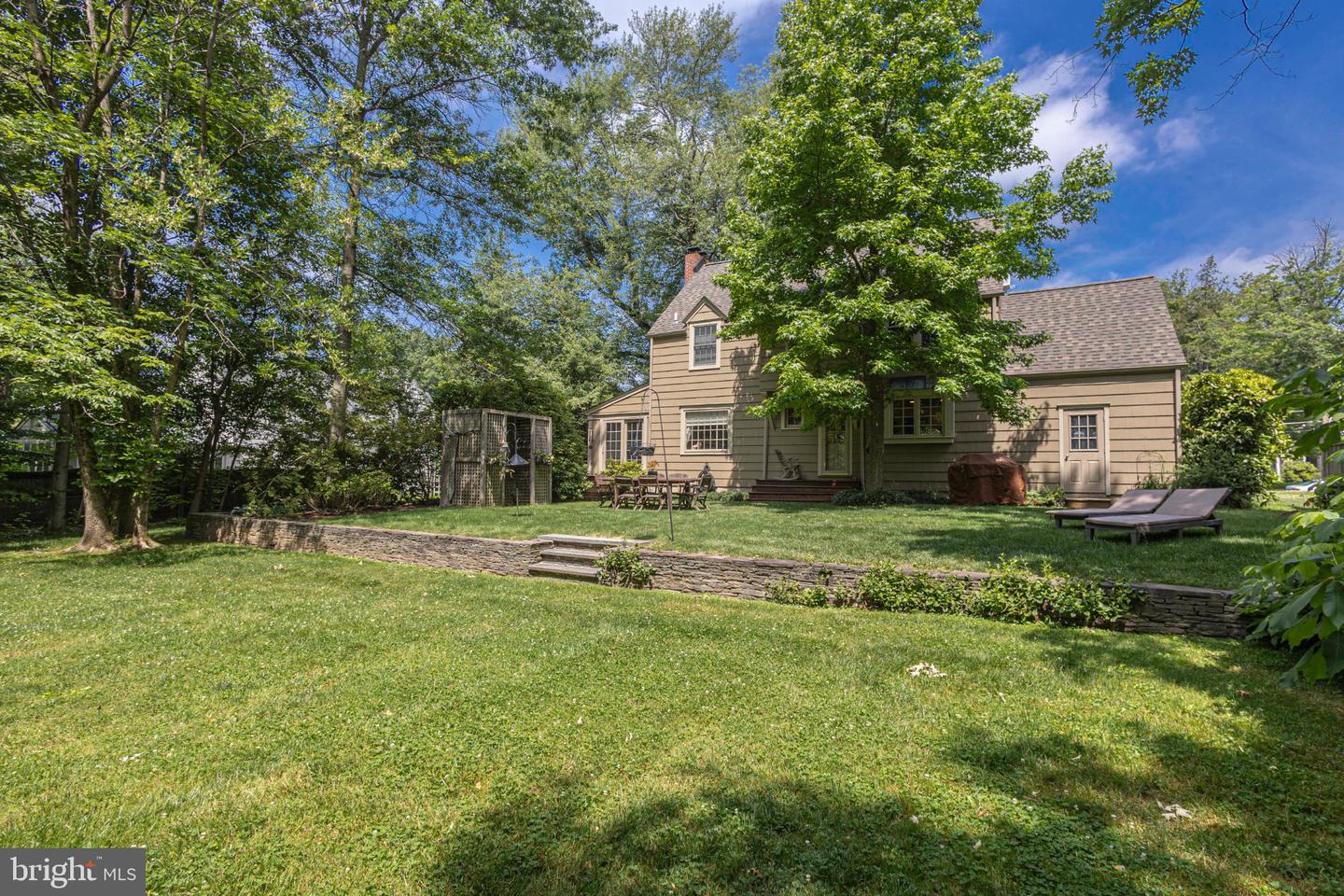 10 Effingham Property Photo 5