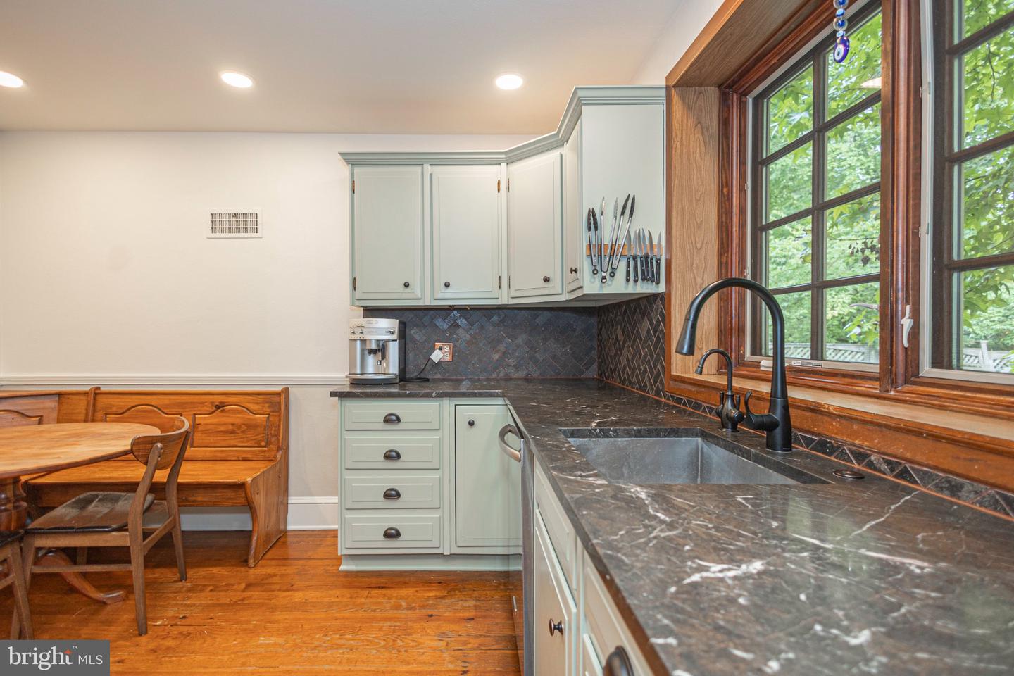 10 Effingham Property Photo 22