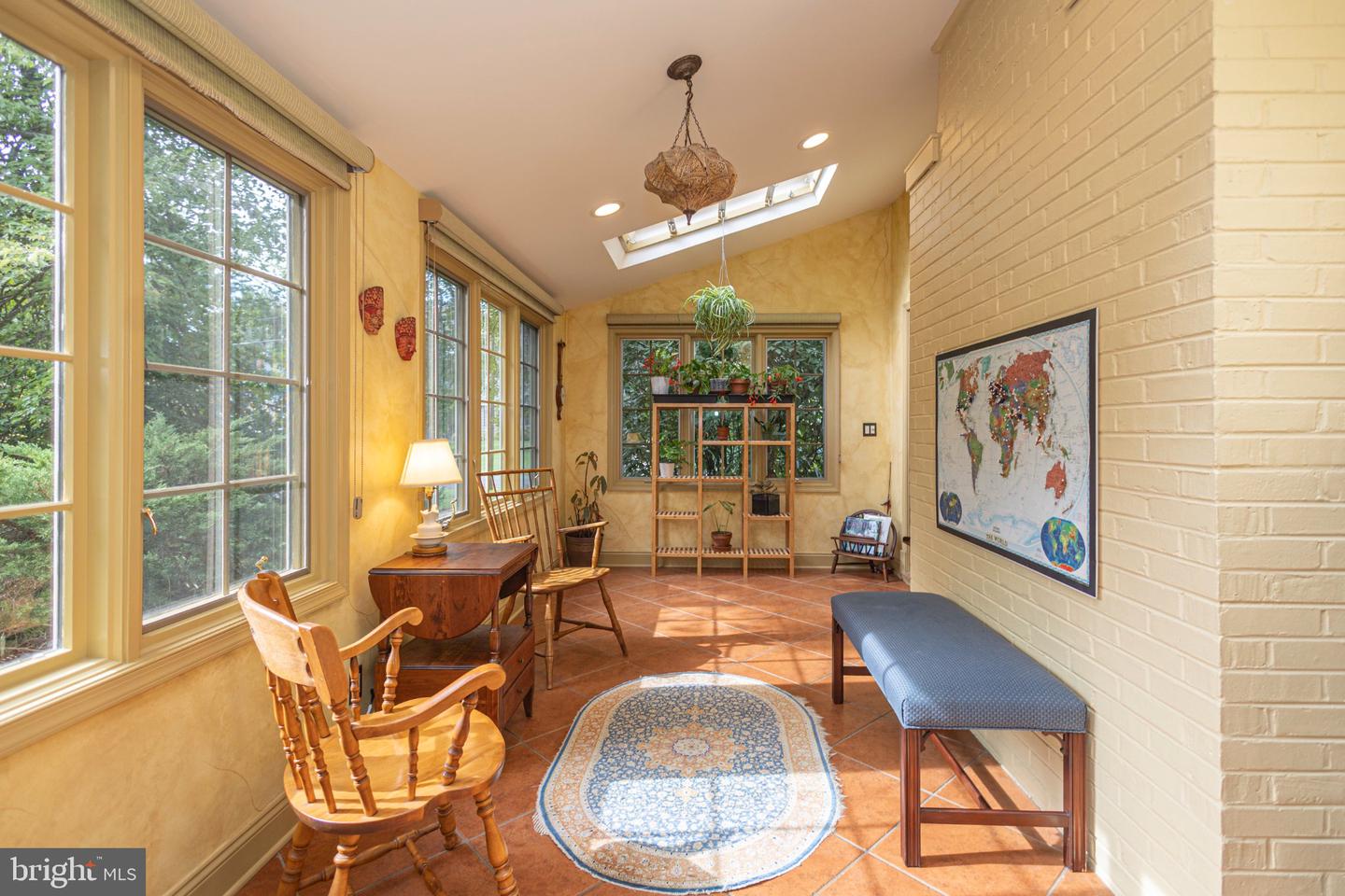 10 Effingham Property Photo 26