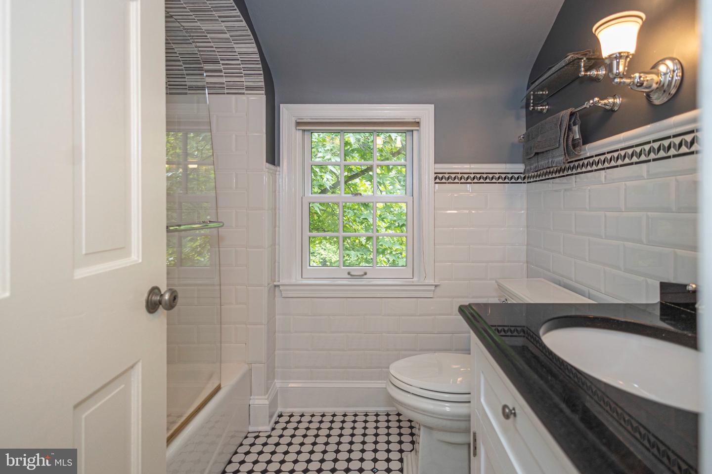 10 Effingham Property Photo 40