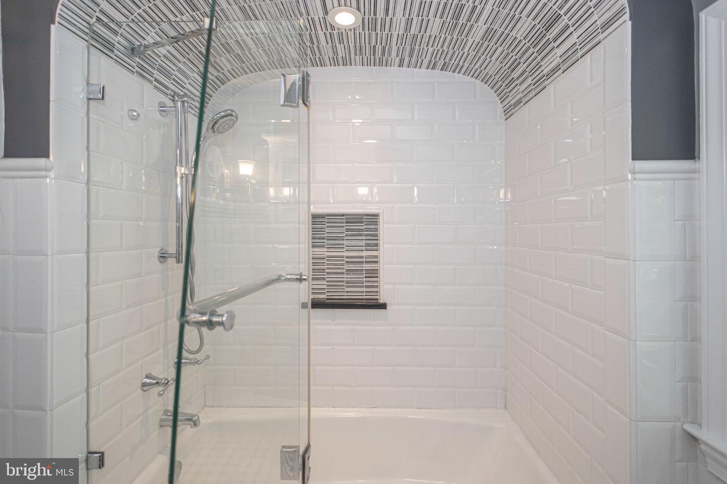 10 Effingham Property Photo 42