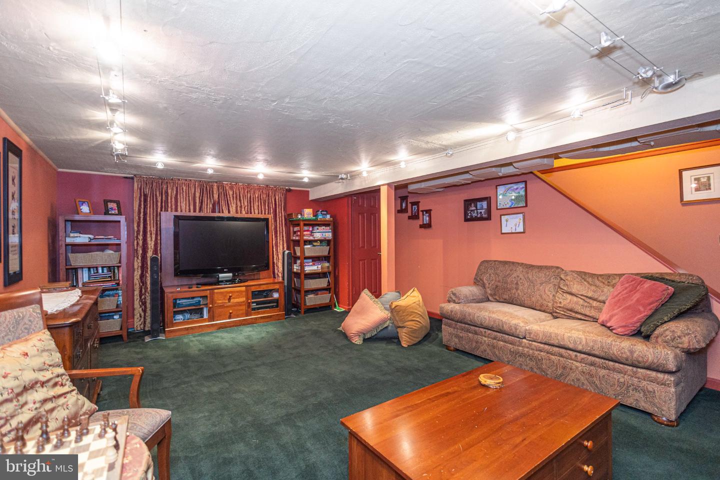 10 Effingham Property Photo 48