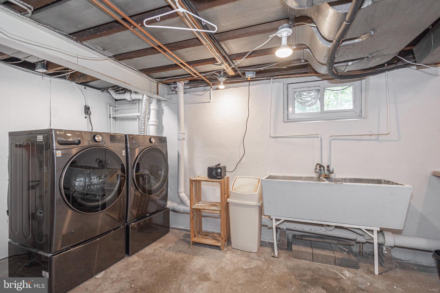 10 Effingham Property Photo 51