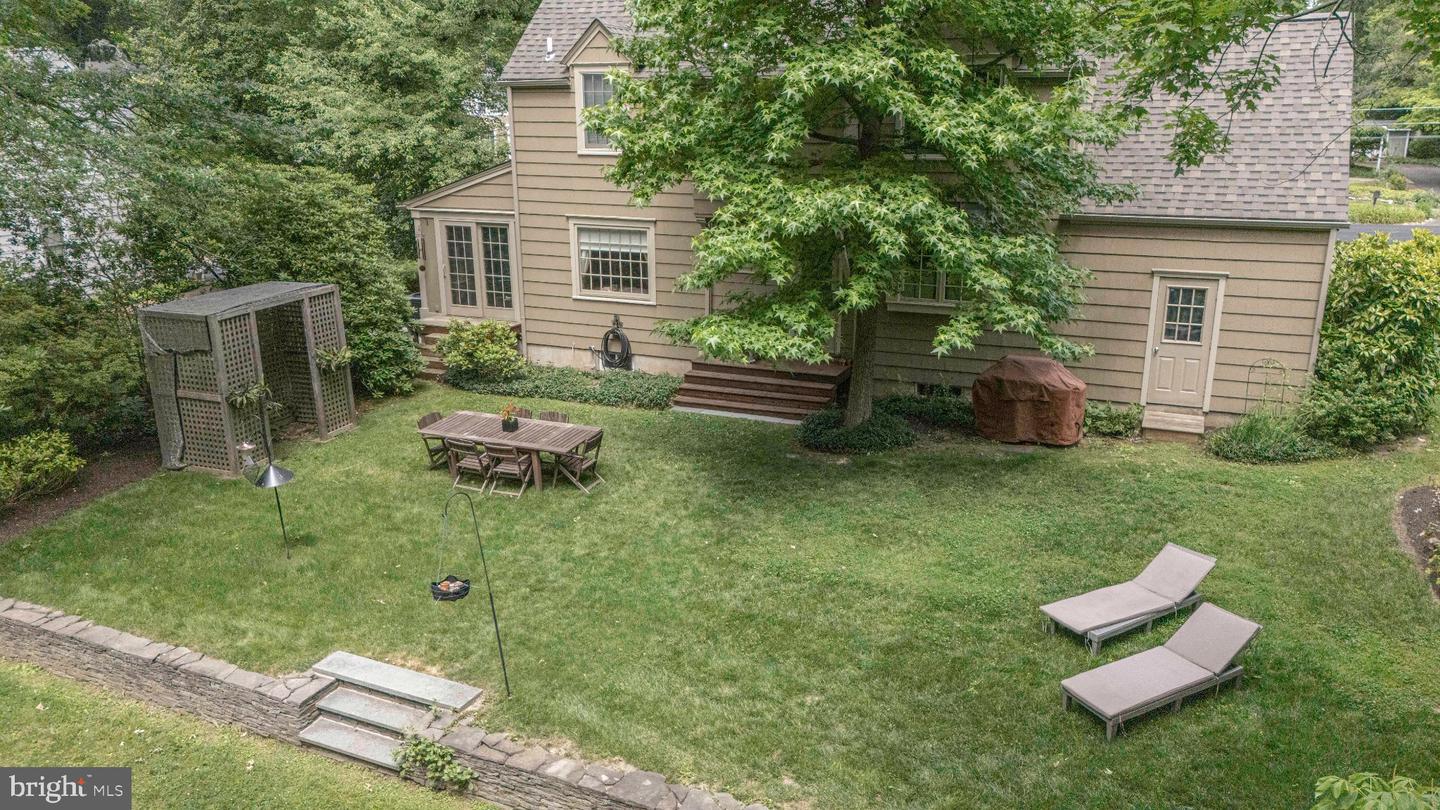 10 Effingham Property Photo 58