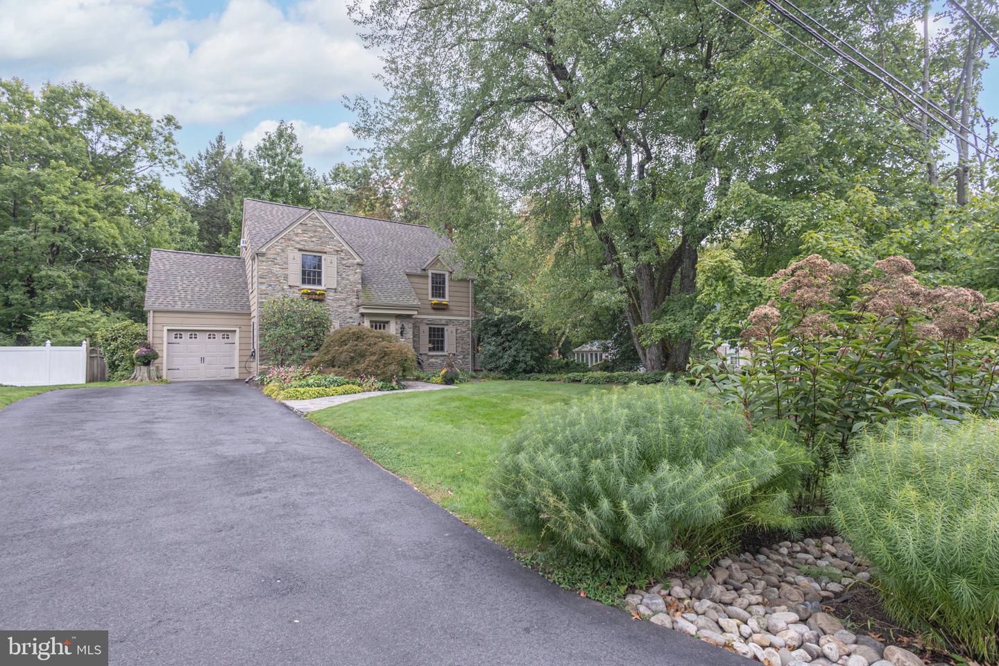 10 Effingham Property Photo 67