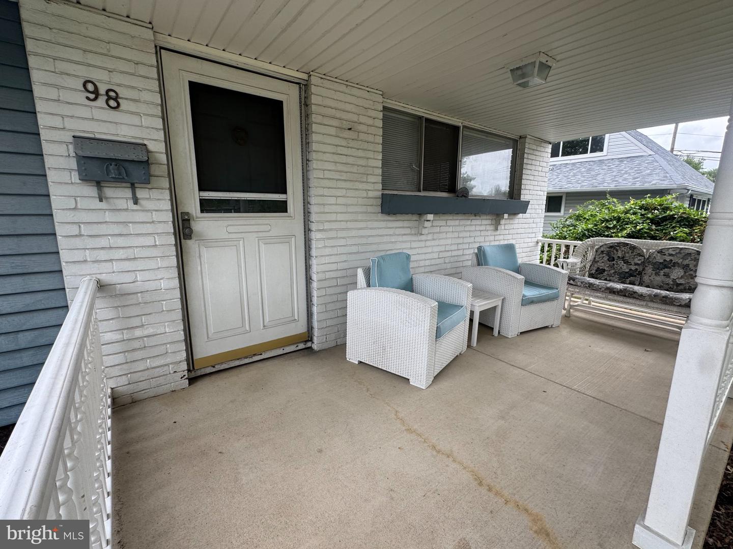 98 Twin Oak Dr Property Photo 3