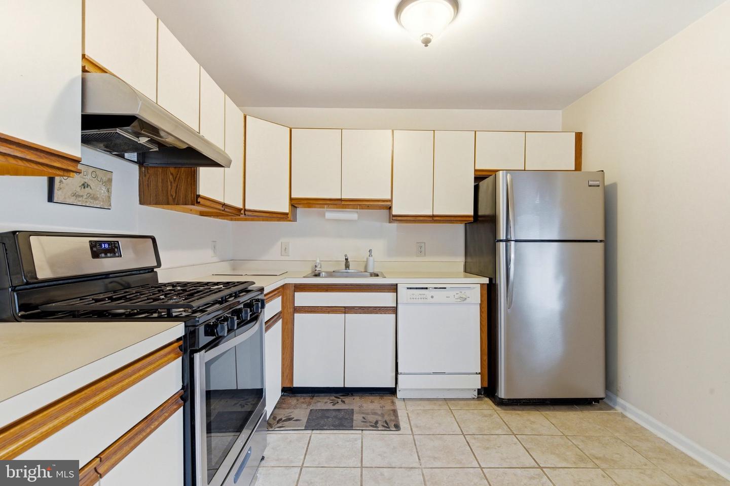 3403 Waltham Ct #209 Property Photo 7