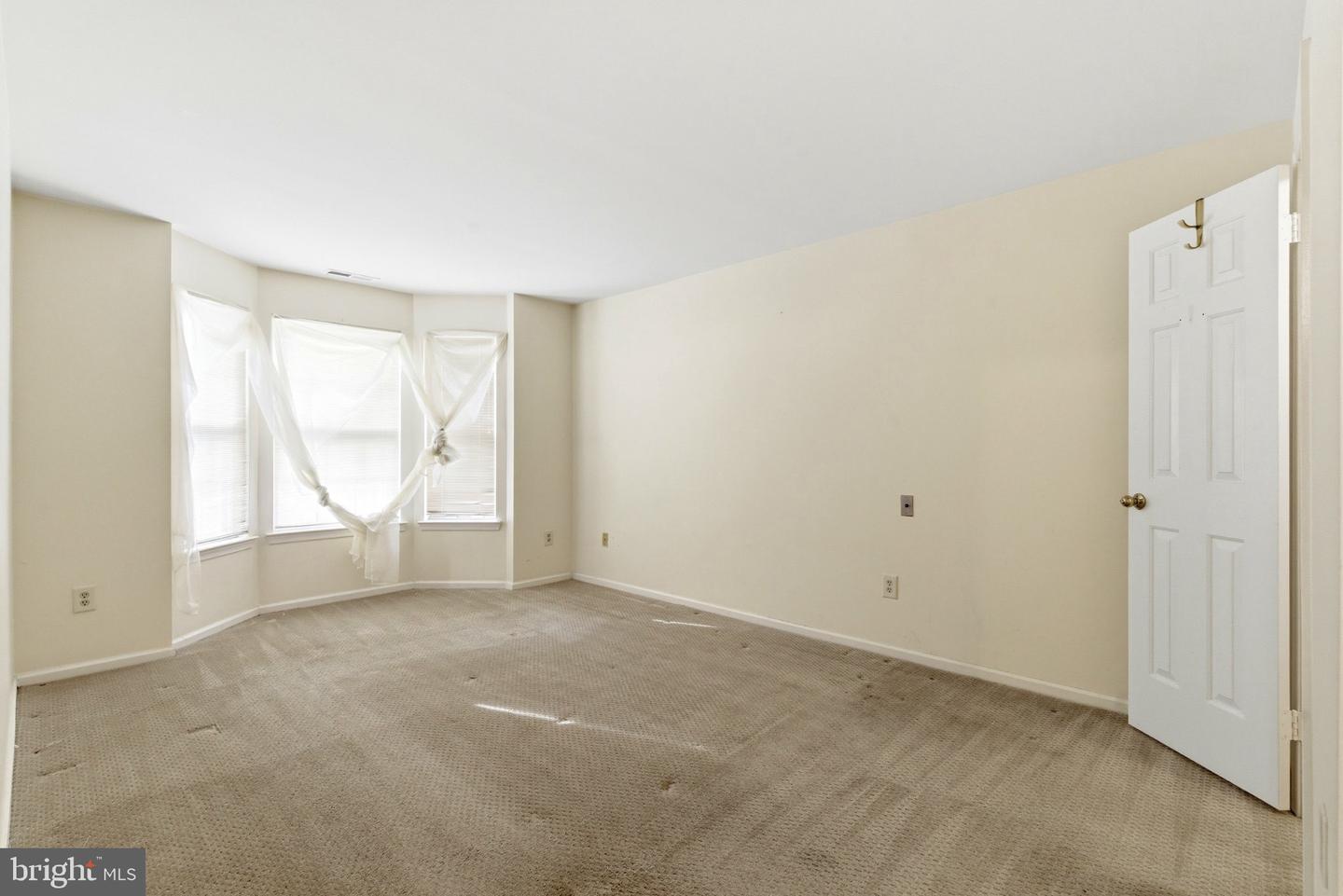 3403 Waltham Ct #209 Property Photo 13