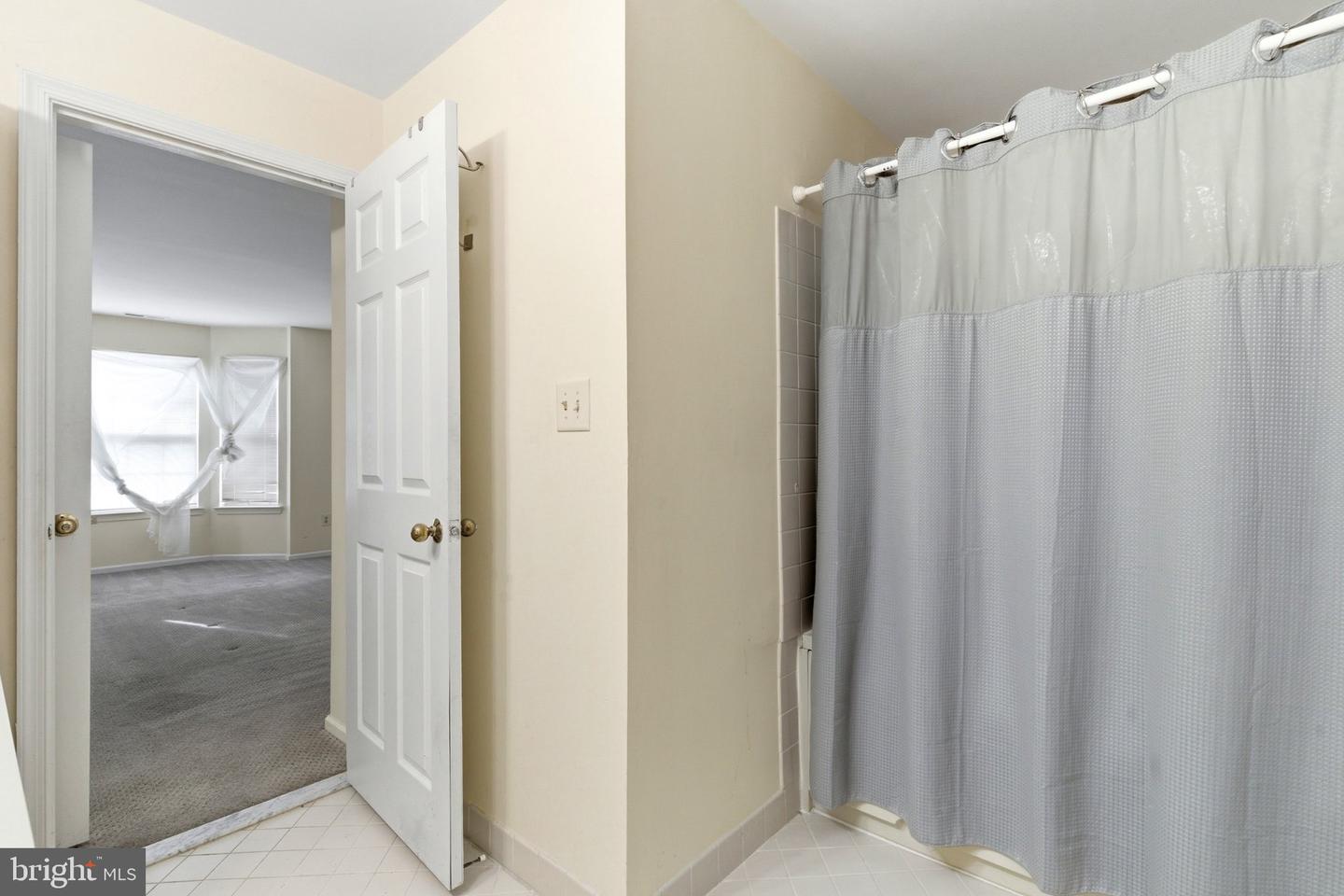 3403 Waltham Ct #209 Property Photo 16