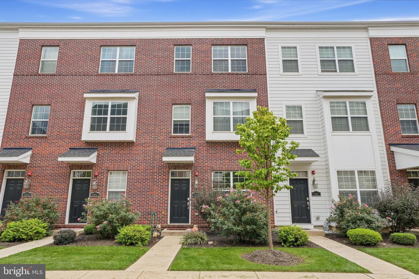 143 Fleet Ct Property Photo 2