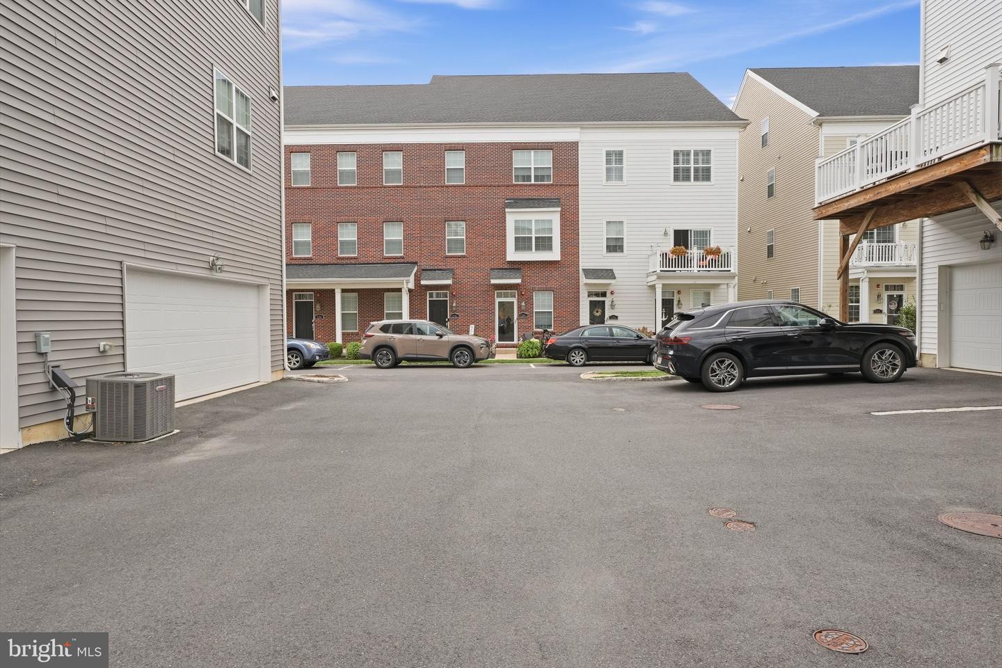 143 Fleet Ct Property Photo 27