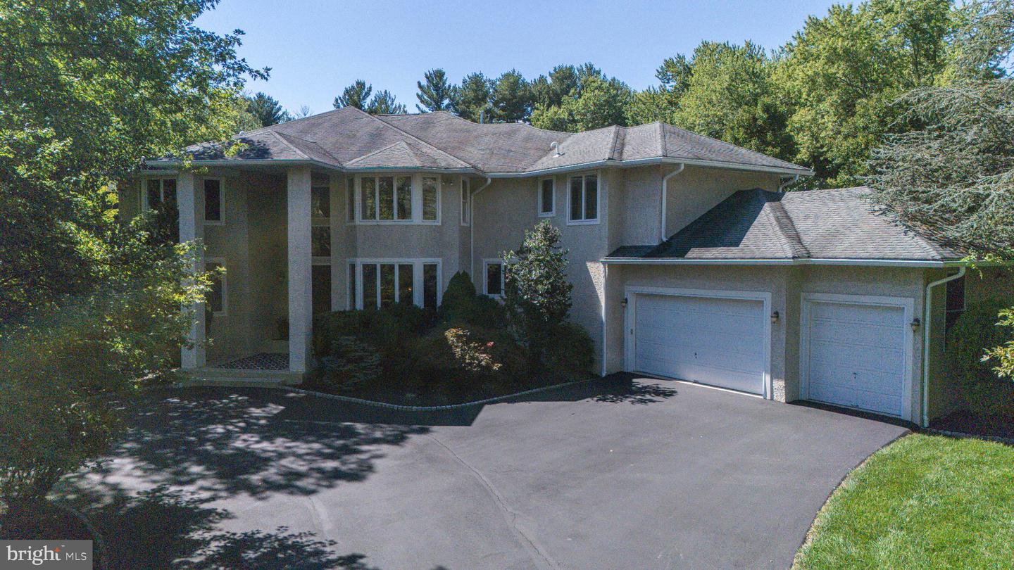 100 E Holland Rd Property Photo 4