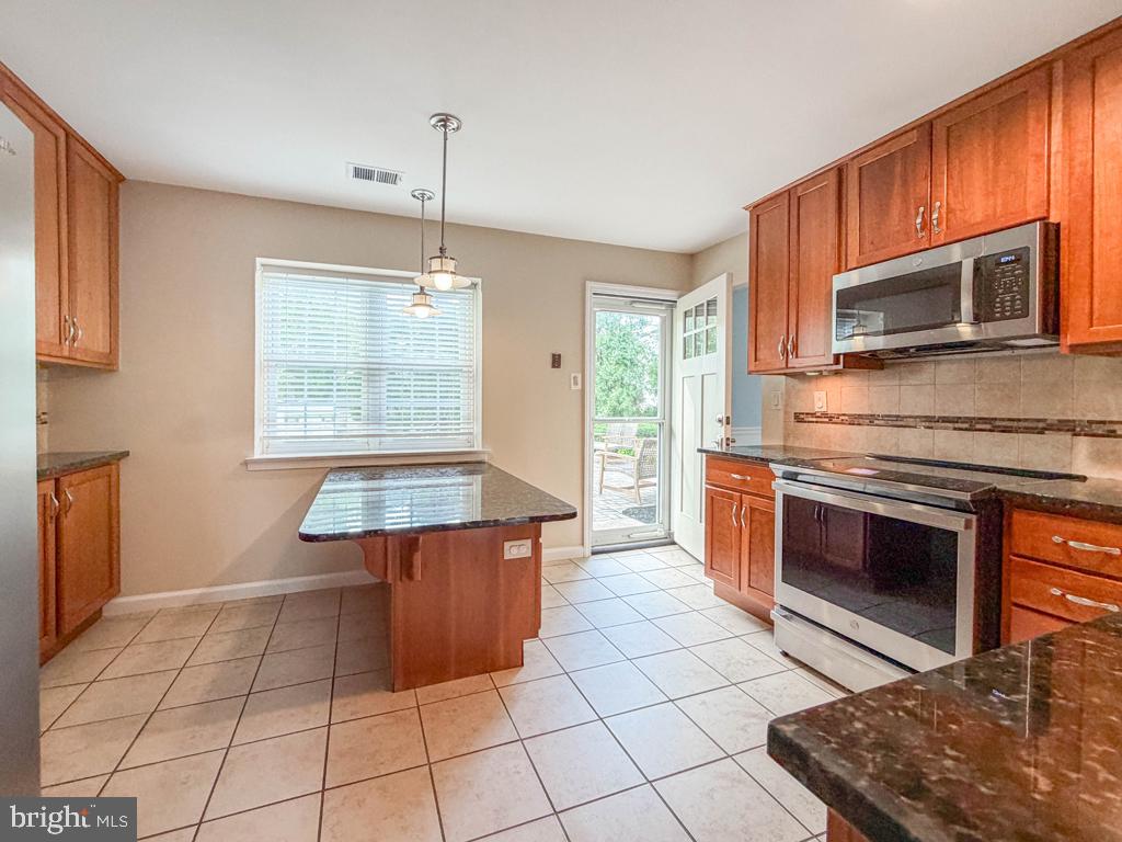8 Carmel Pl Property Photo 9