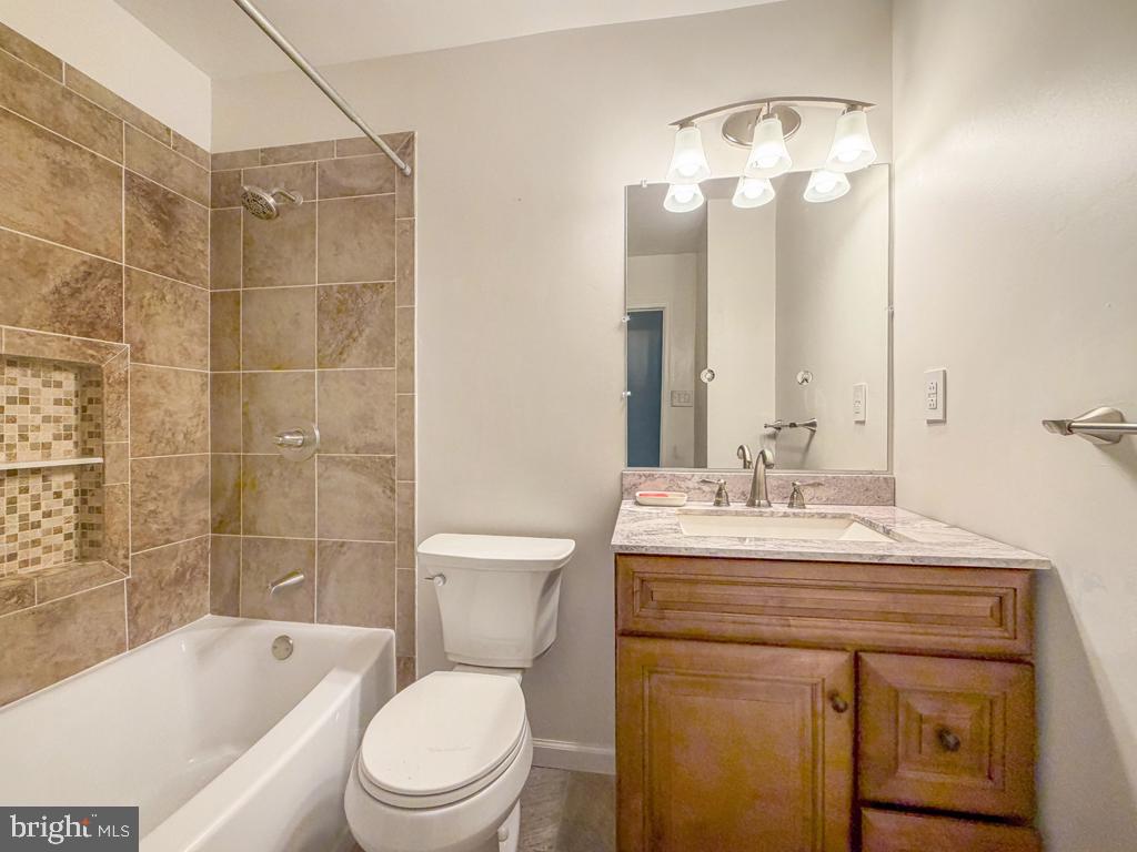 8 Carmel Pl Property Photo 13