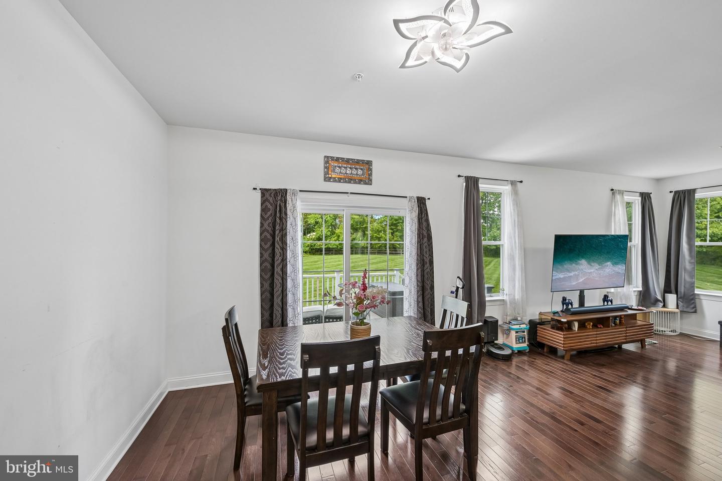 8 Ella Cir Property Photo 12