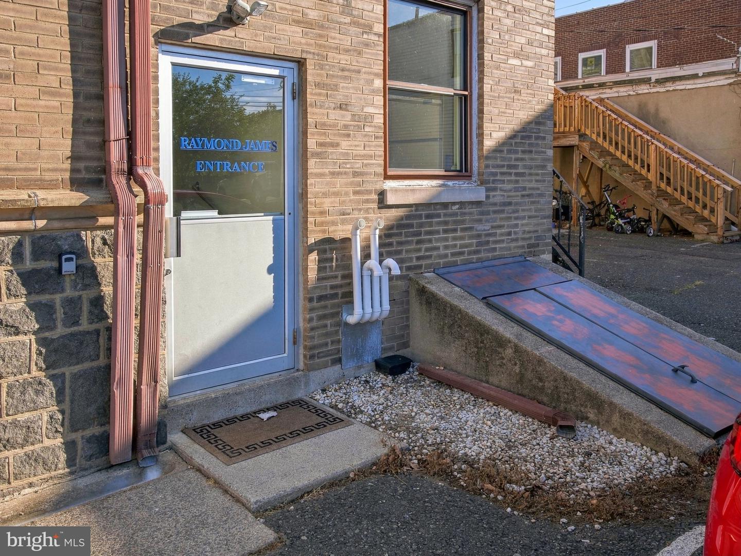 242-248 W Broad St Property Photo 44