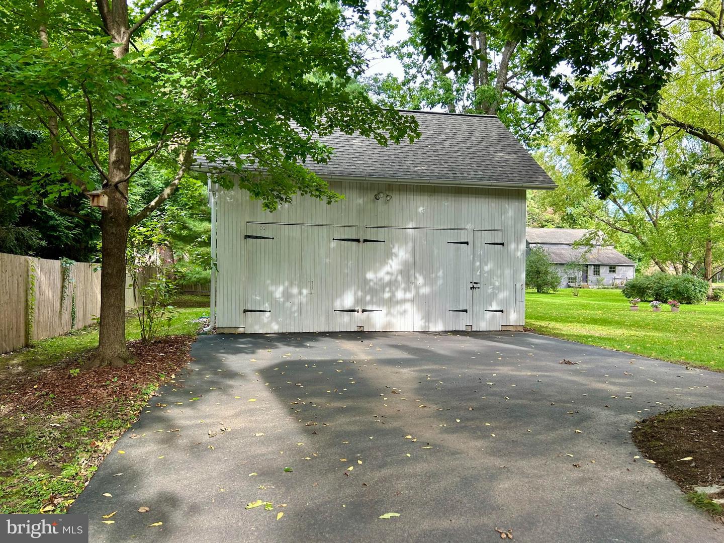 415 E Court St Property Photo 4
