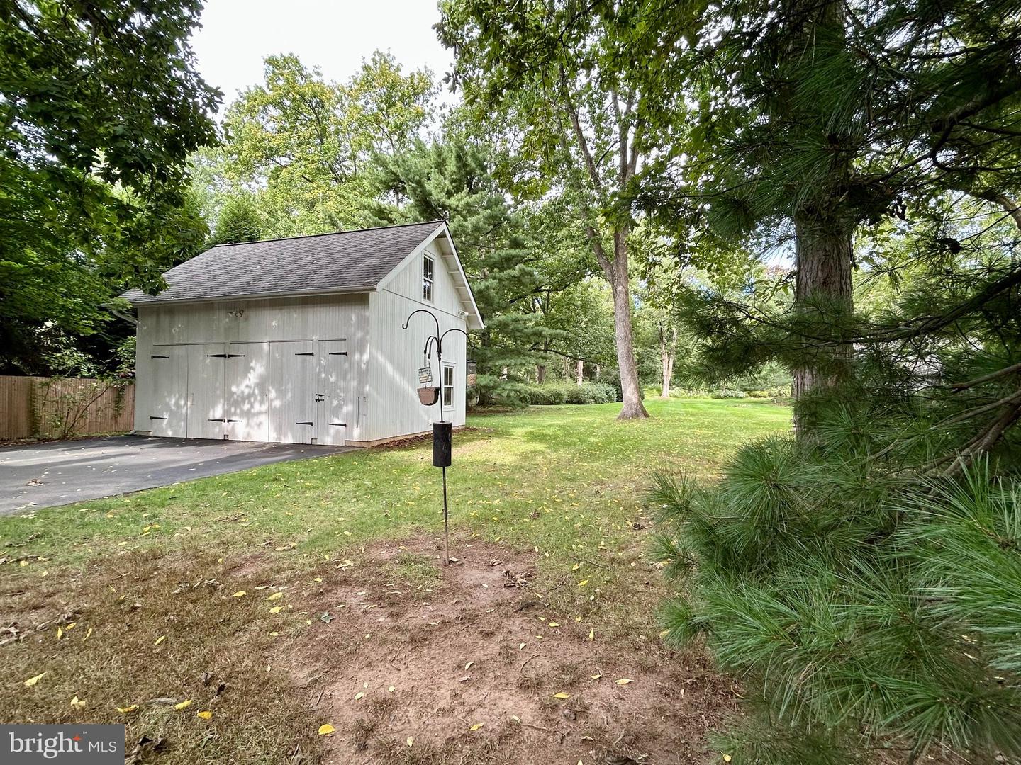 415 E Court St Property Photo 5