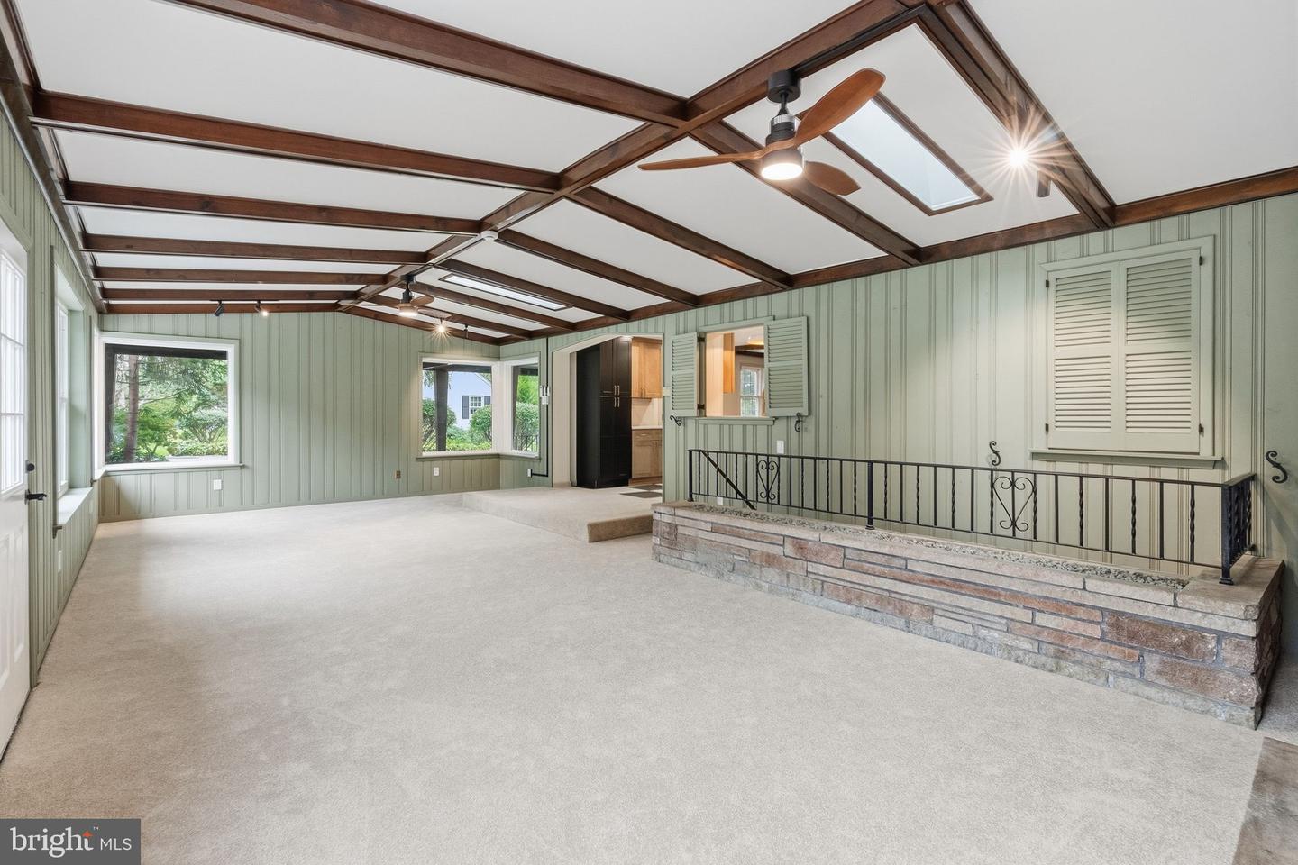 306 Comly Ave Property Photo 11