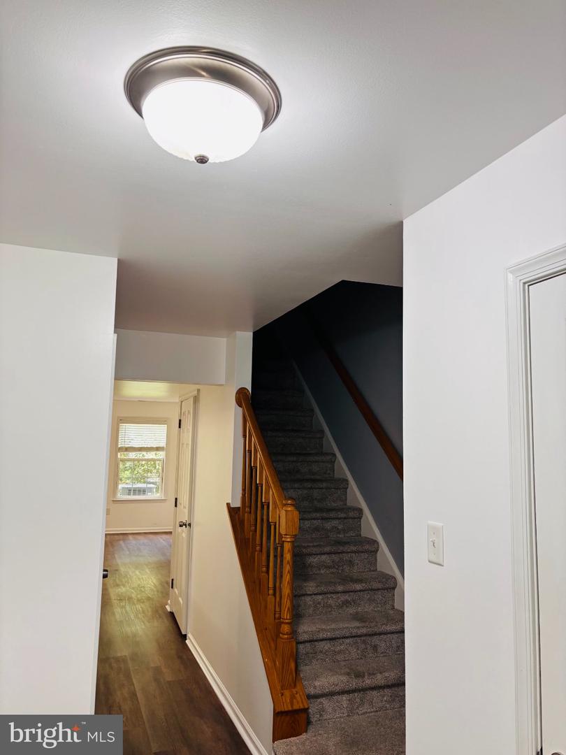 184 Victoria Ct Property Photo 6