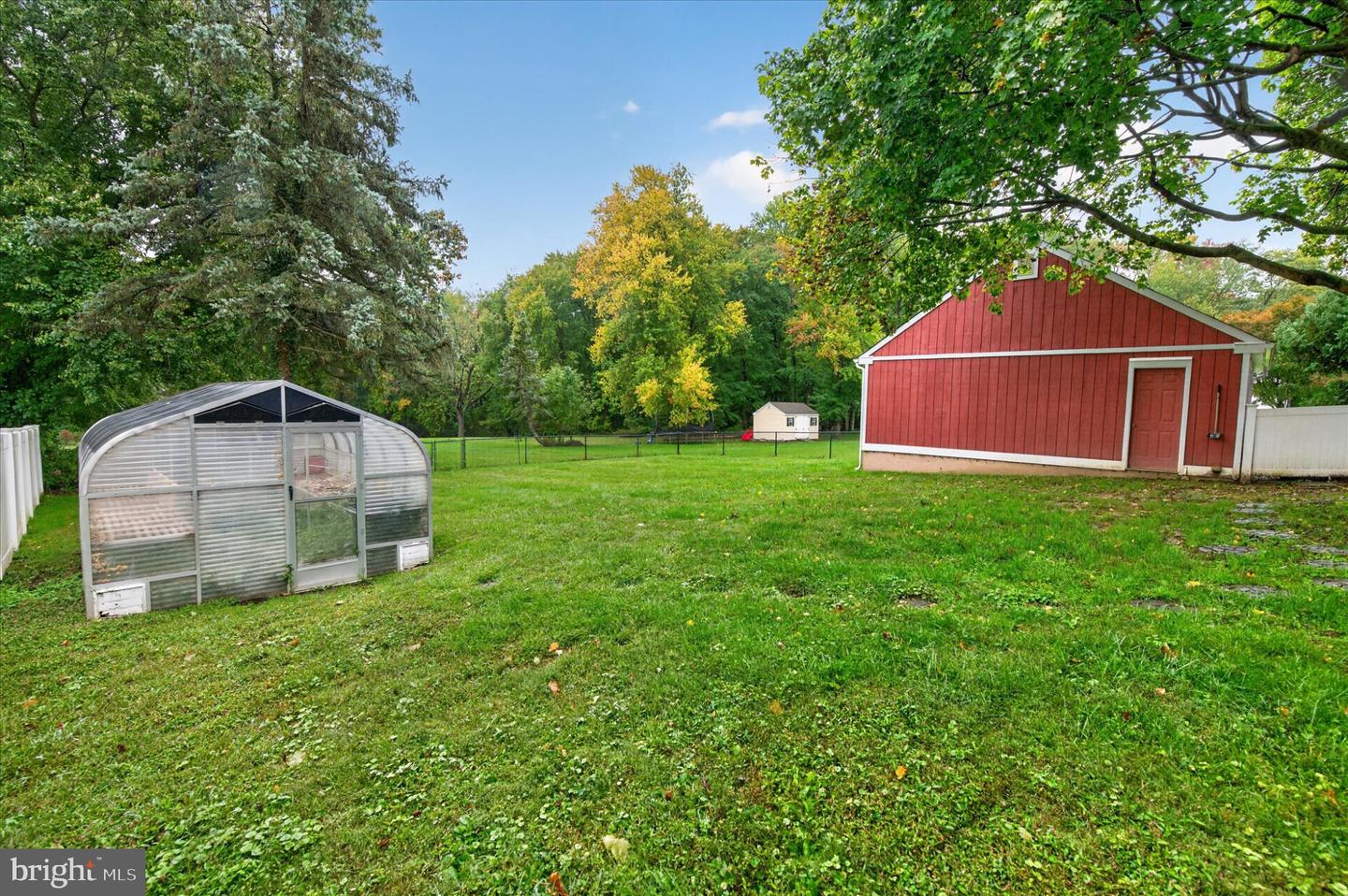 6231 Washington Ln Property Photo 8