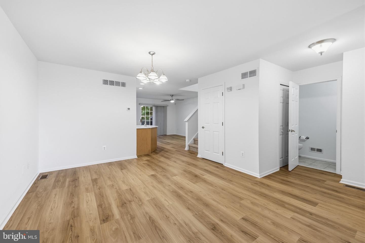 547 Jason Dr Property Photo 4