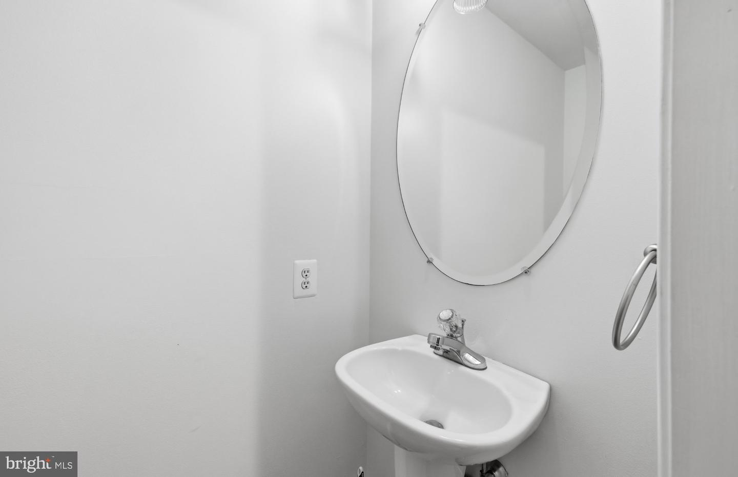 547 Jason Dr Property Photo 5