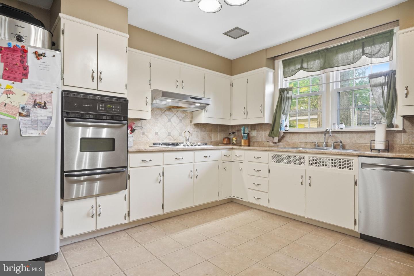 335 Radcliffe St Property Photo 16