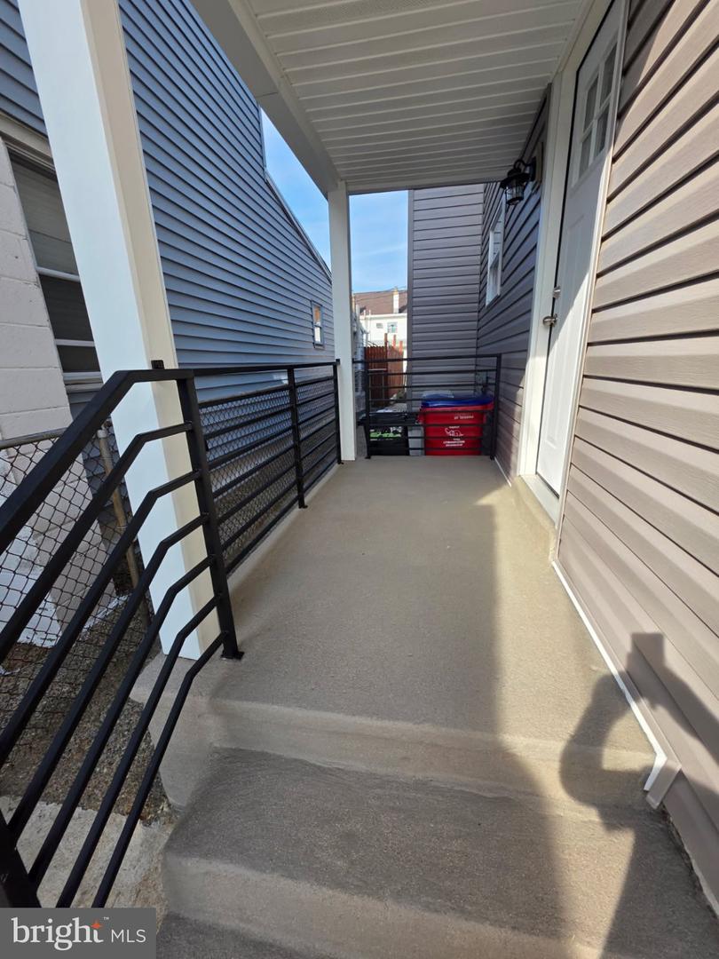 410 Logan St Property Photo 2