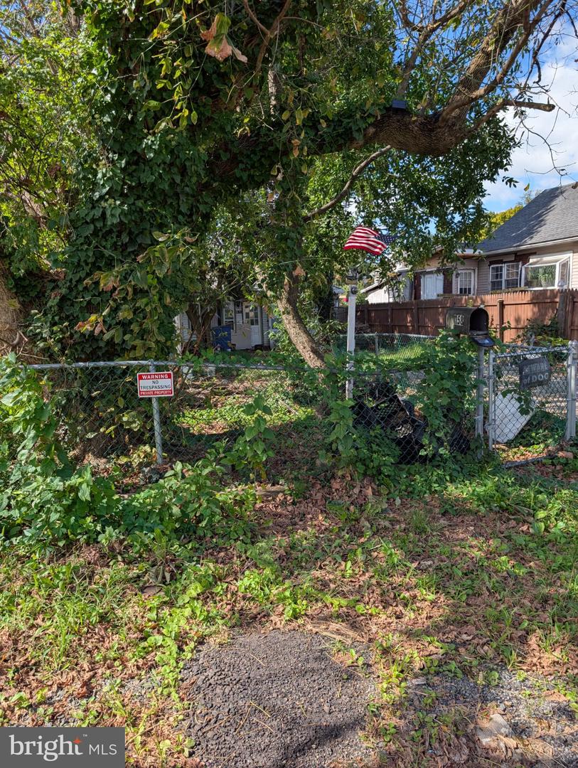 1158 Whittier Ave Property Photo 1
