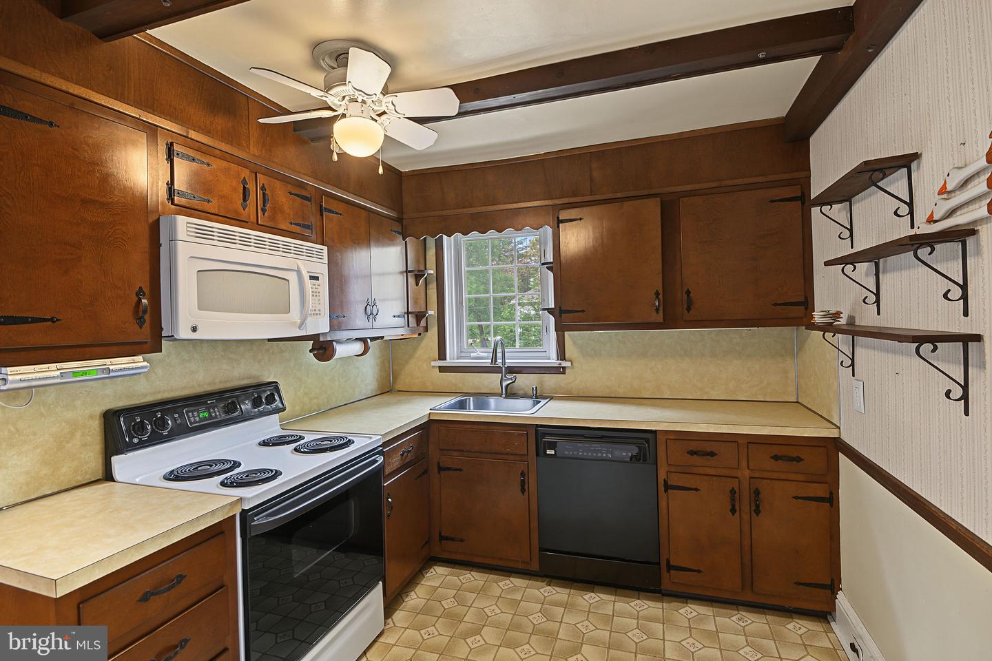 2445 Park Rd Property Photo 14