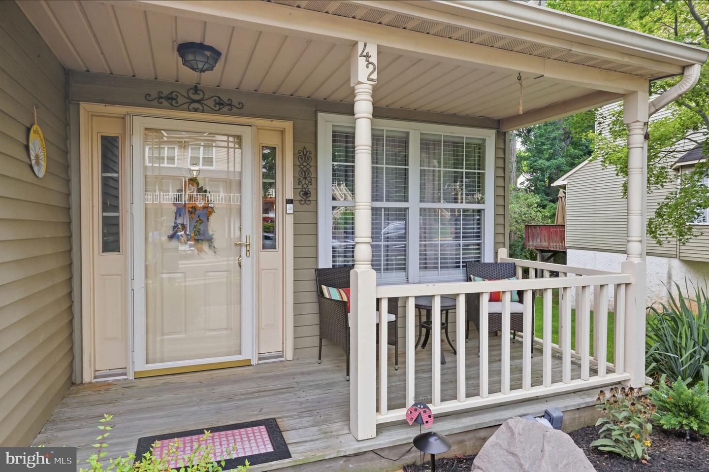 42 Mulberry Dr Property Photo 3