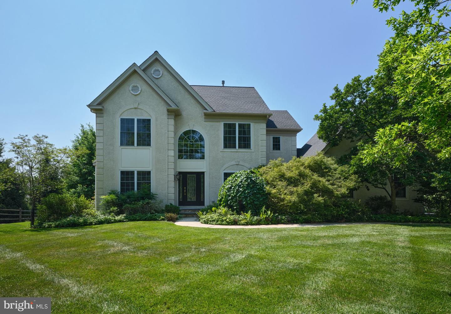 102 Parkside Dr Property Photo 1