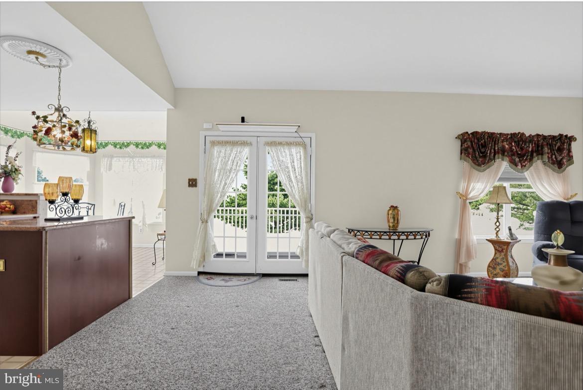 1406 Bentley Dr Property Photo 4