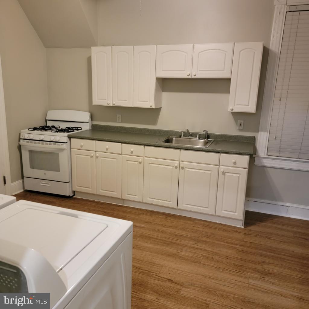 32 Crescent St #1 Property Photo 2