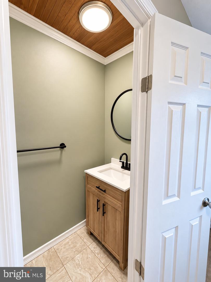 89 Queens Cir Property Photo 15