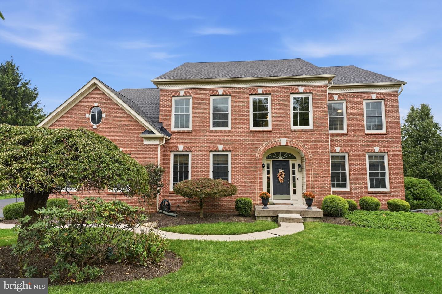1552 SURREY BROOK CT Property Photo 1