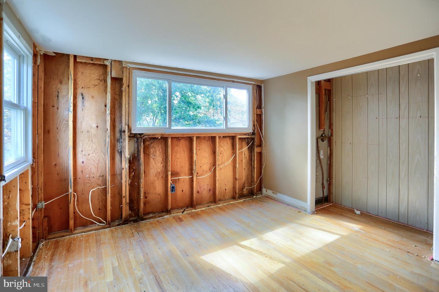51 Belmont Sq Property Photo 13